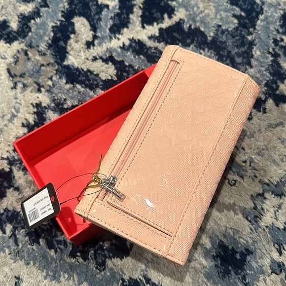 Guess Wallet - Picture 3 of 3